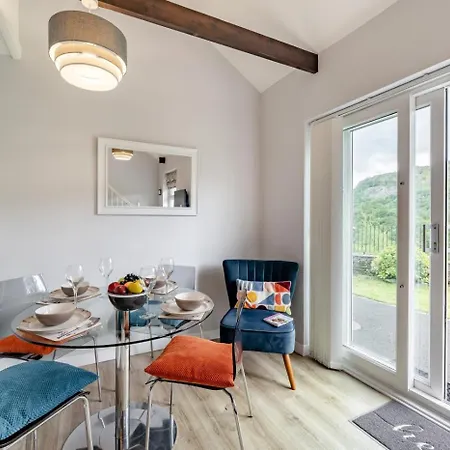 2 Bed In Oc-gl103 Chapel Stile